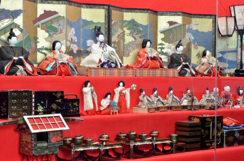 Doll platforms at Chokokan lined with the Nabeshima family’s doll decorations