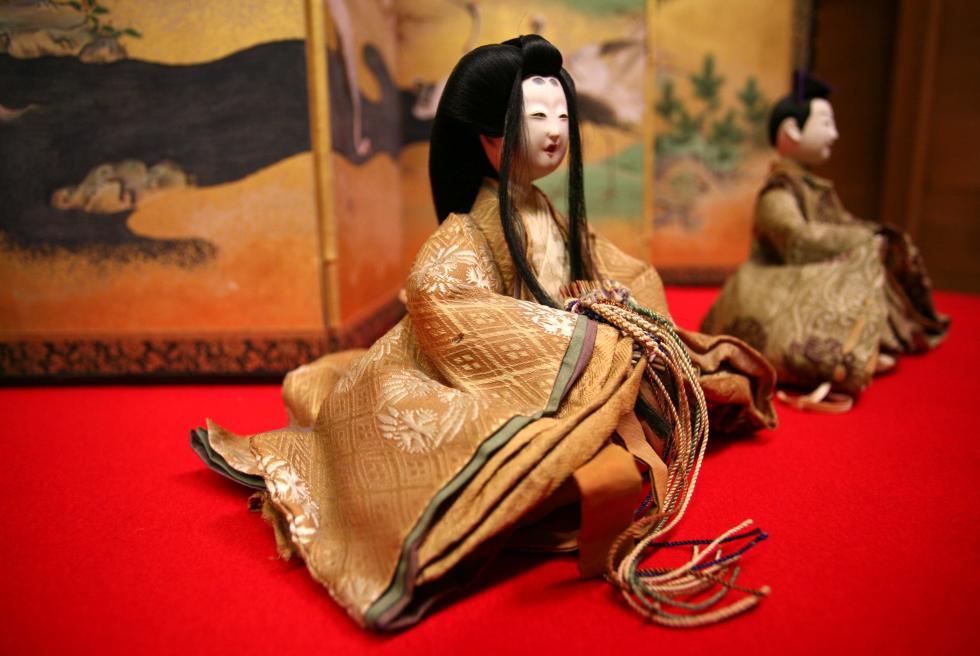 Yushokubina dolls